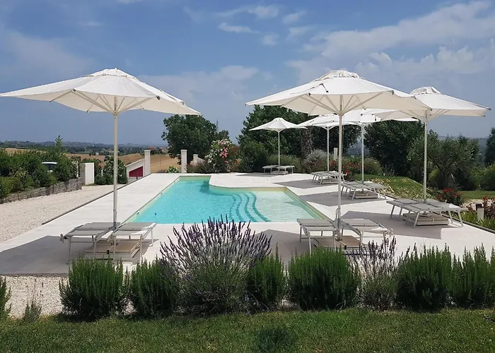 Manor In Marche With Pool & Adriatic Views فيلة مونسانو